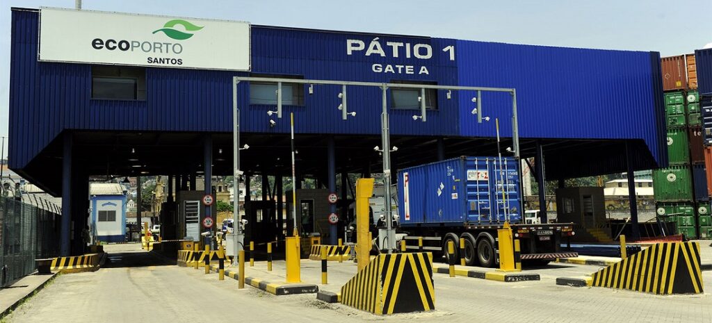 Ecoporto no Porto de Santos em operação de logística e movimentação portuária