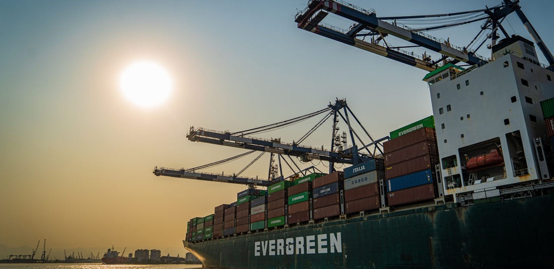 Tabela mostra que o Porto de Santos alcançou em três meses volumes de movimentação equivalentes a anos inteiros do século 20