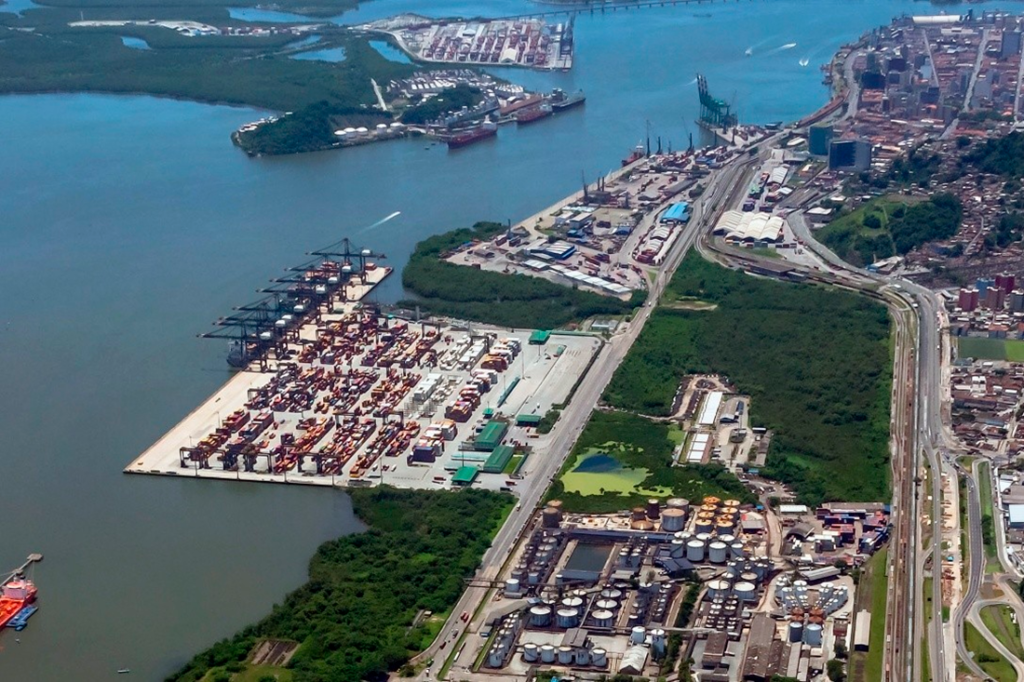 Estudo indica que o Porto de Santos poderá alcançar em 2035 o volume de movimentação de cargas inicialmente projetado para 2040.